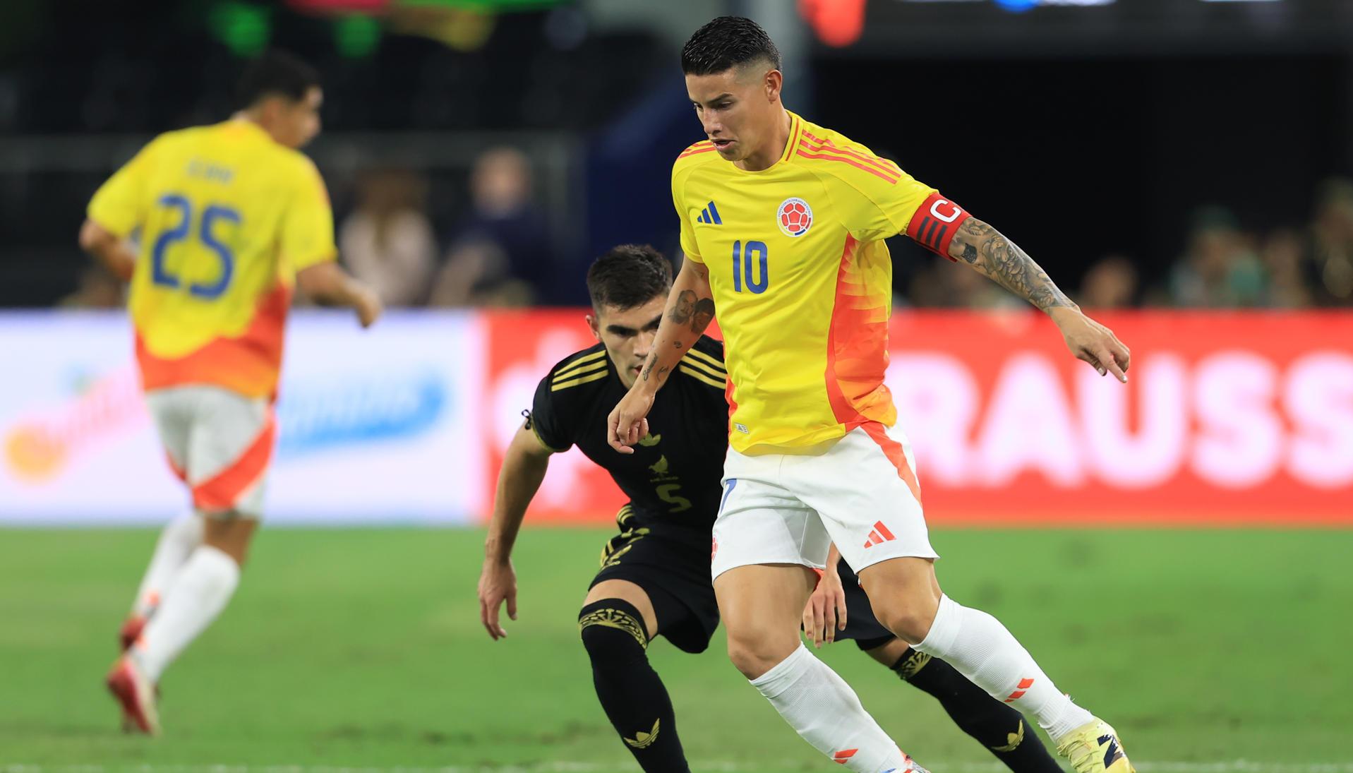 James Rodríguez durante el juego ante México. 