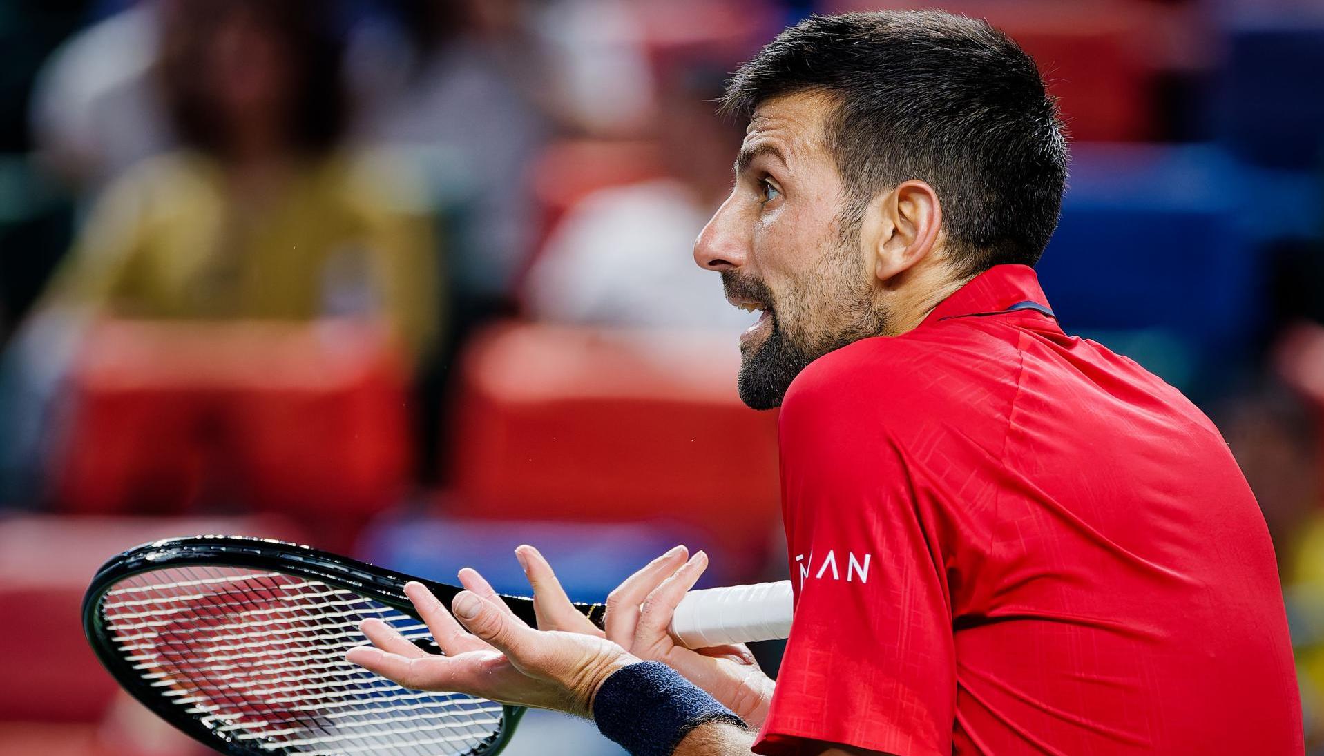 Novak Djokovic durante el juego semifinal.
