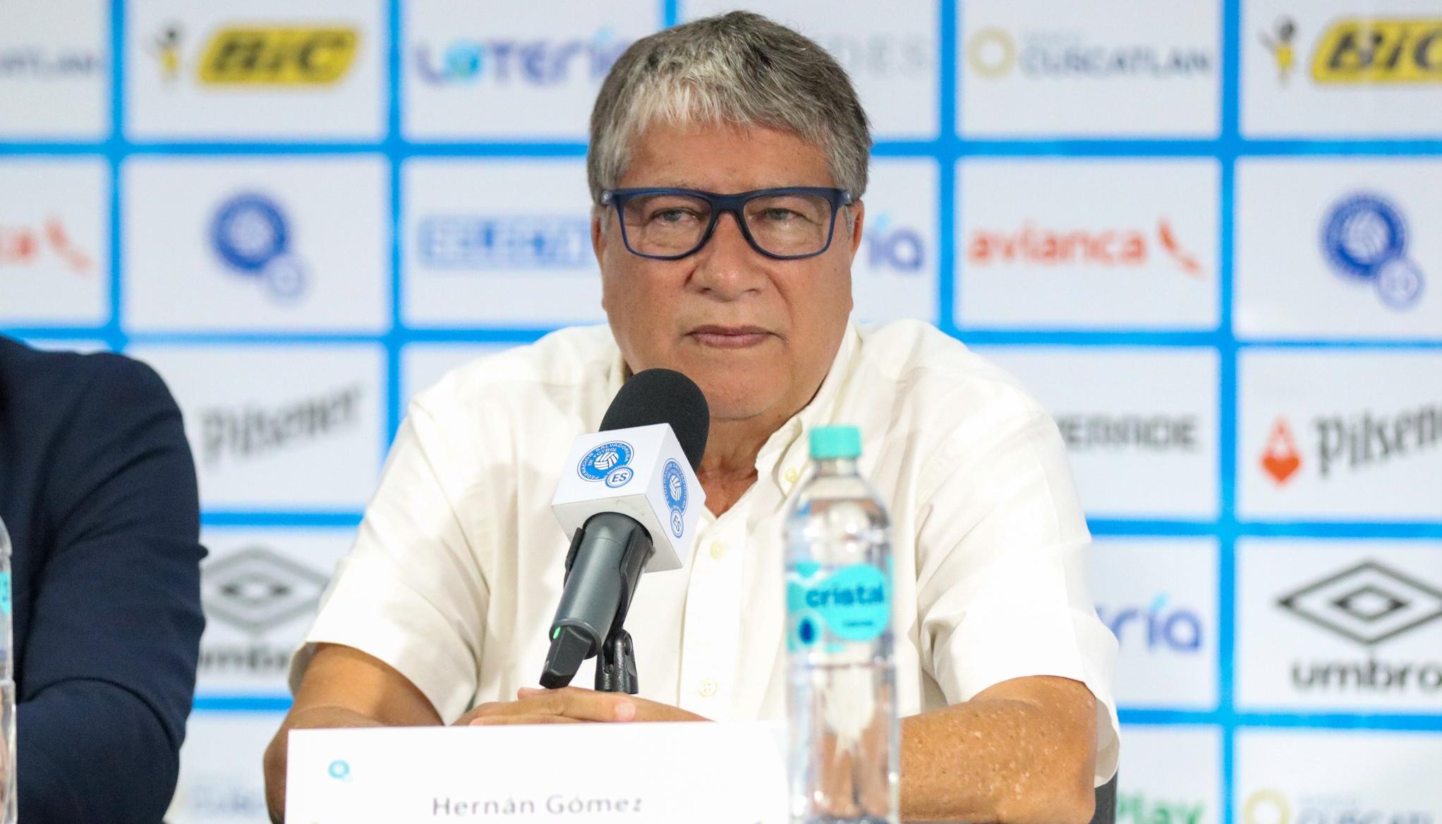 El colombiano Hernán Darío Gómez, entrenador de El Salvador. 