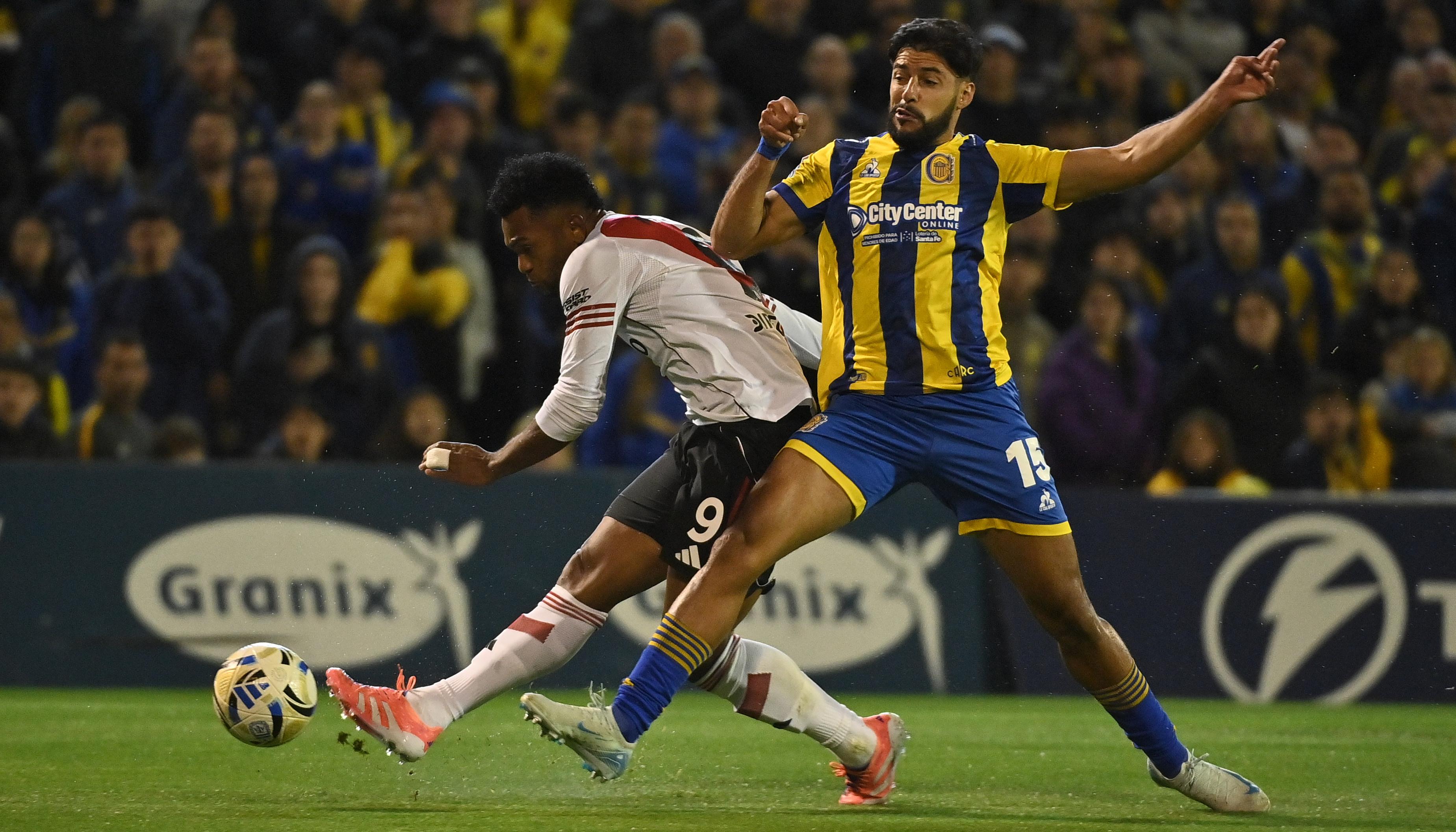 El remate con el que Miguel Borja abrió el marcador contra Rosario Central.