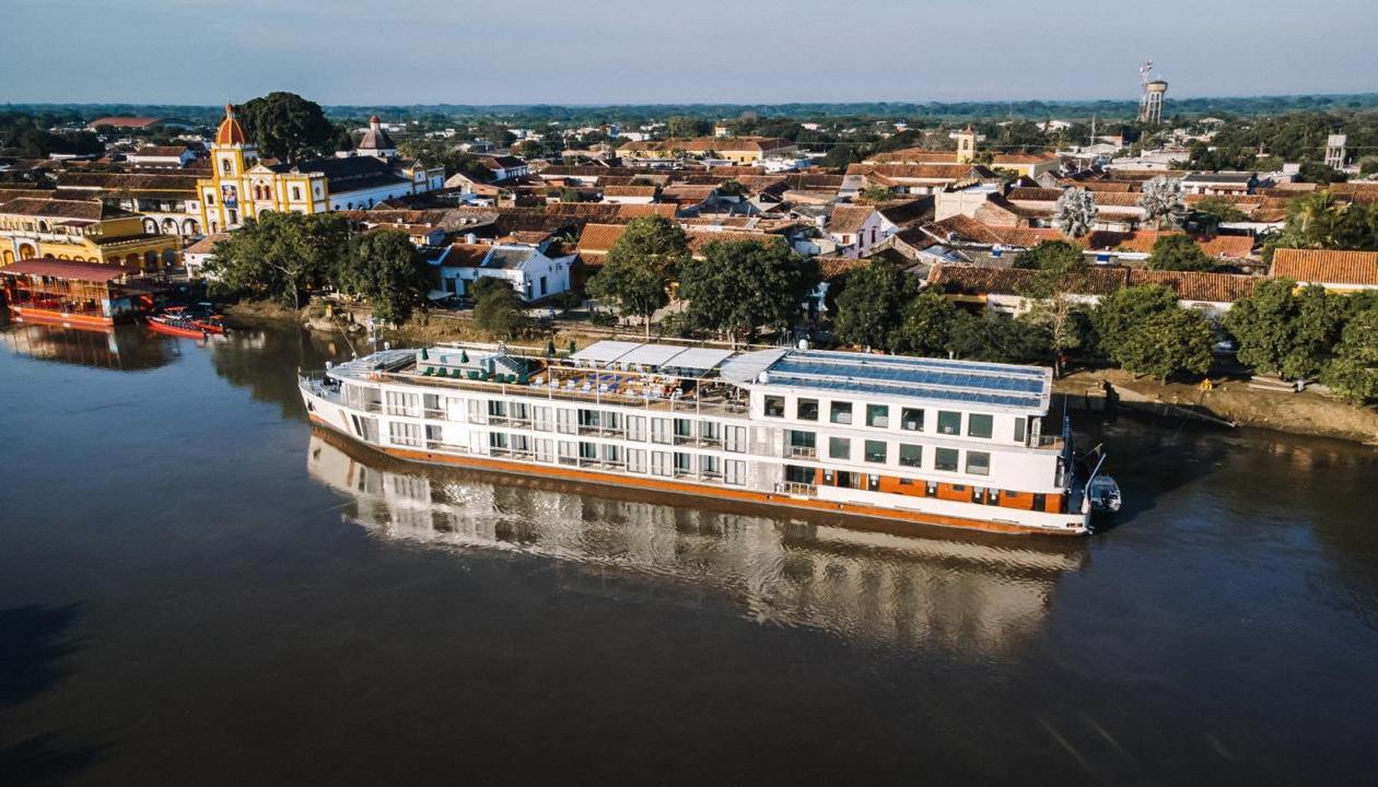 Crucero mientras navega por el río Magdalena en Bolívar. 