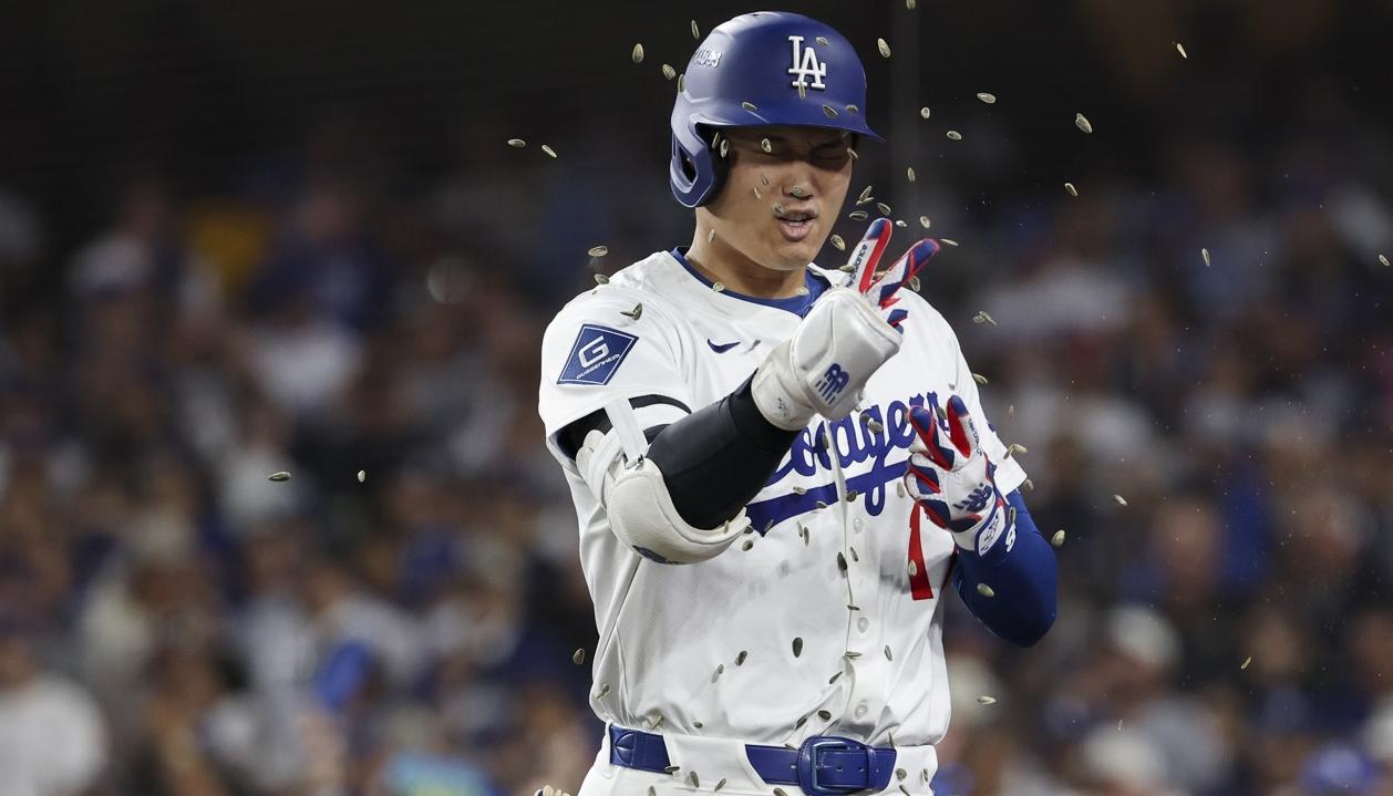 Shohei Ohtani pegó dos jonrones y remolcó tres carreras para los Dodgers. 