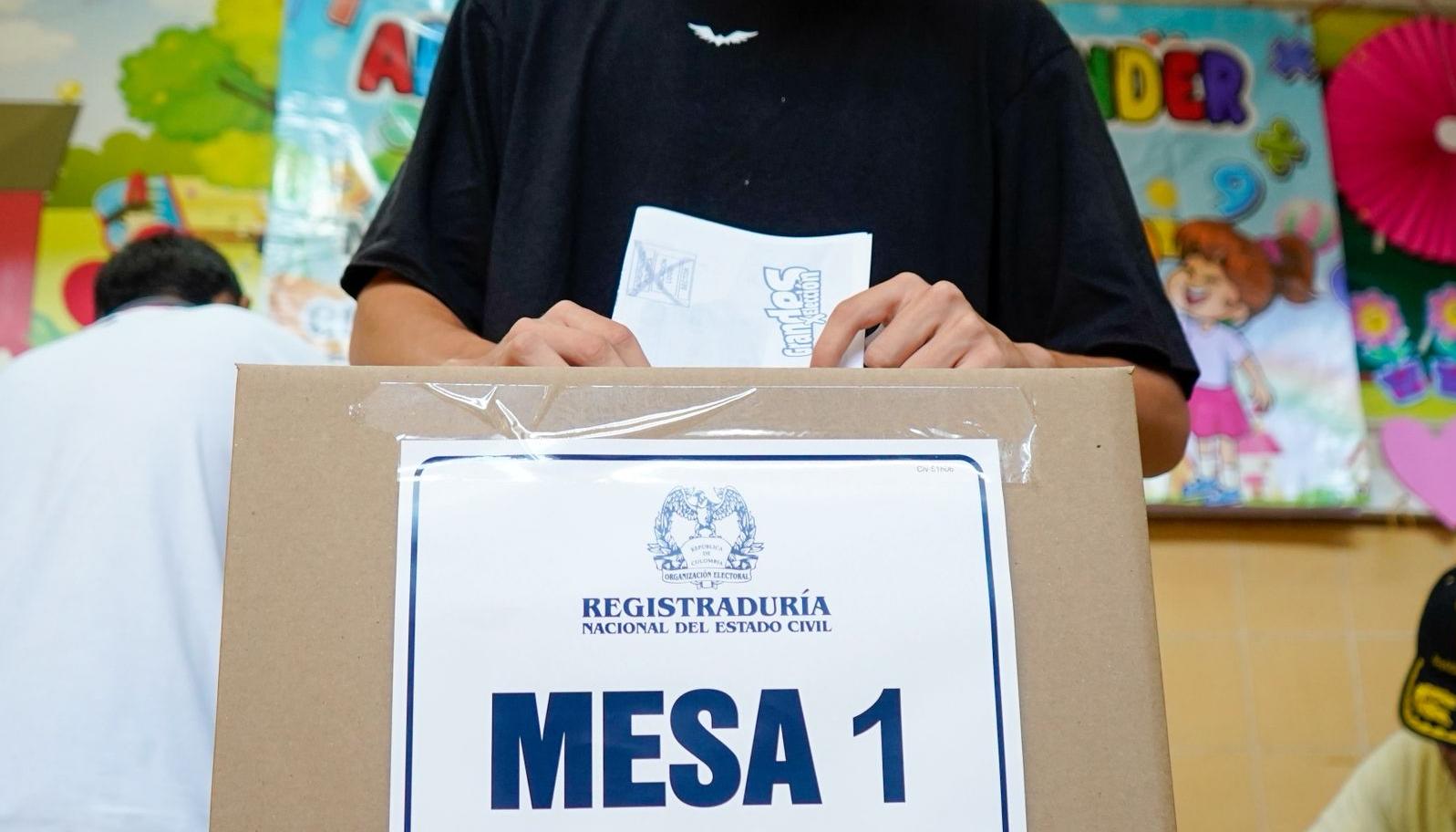 Van 16 elecciones desde 2024 hasta la fecha en Colombia. 