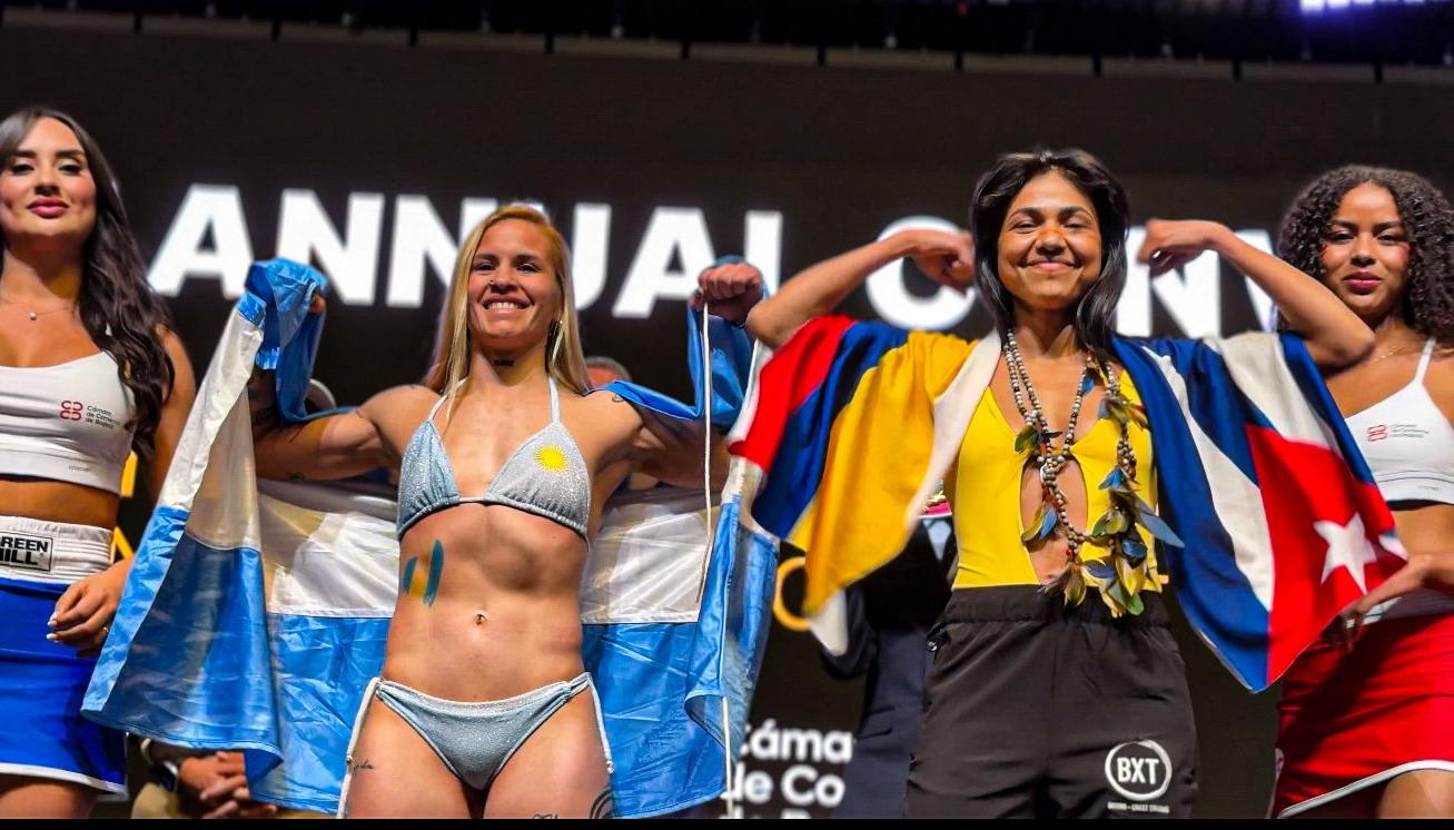 La argentina Gabriela Alaniz y la colombiana Laura Wollemann, protagonistas de la pelea estelar.