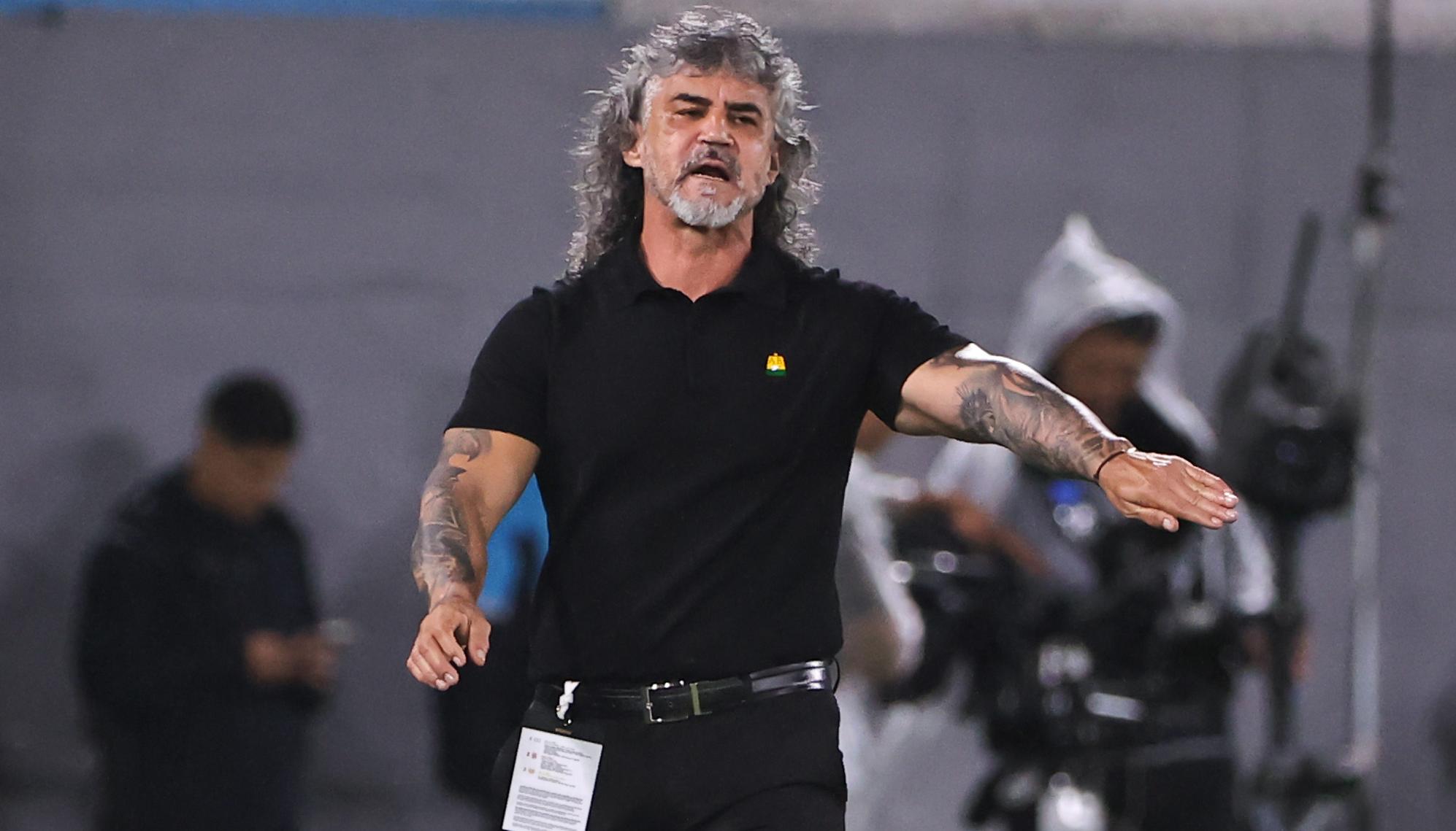 Leonel Álvarez, director técnico del Atlético Bucaramanga. 