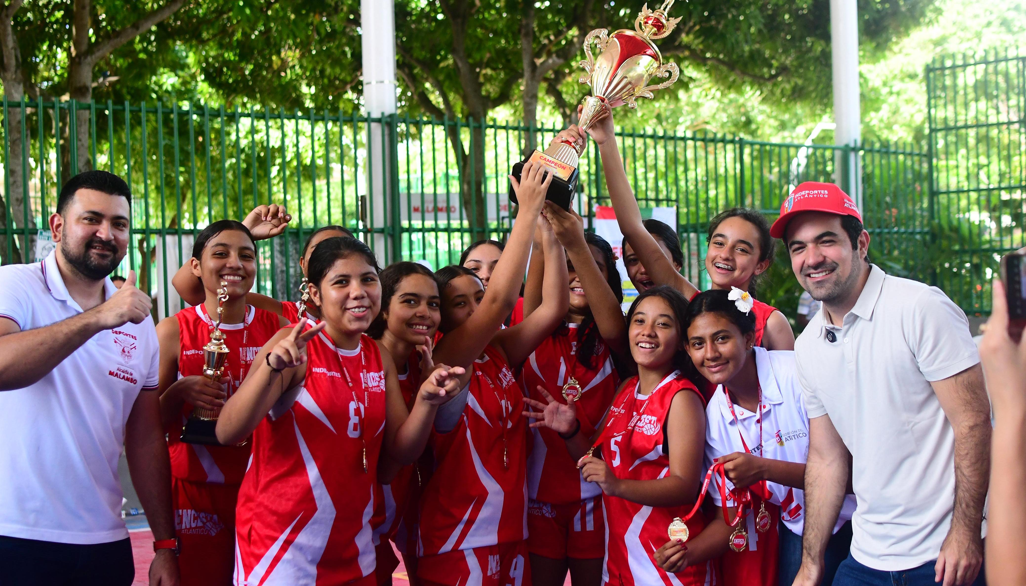 Malambo, campeón en la rama femenina. 