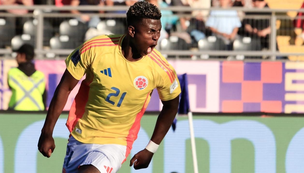 El delantero Néiser Villarreal reaparece tras cumplir fecha de suspensión.