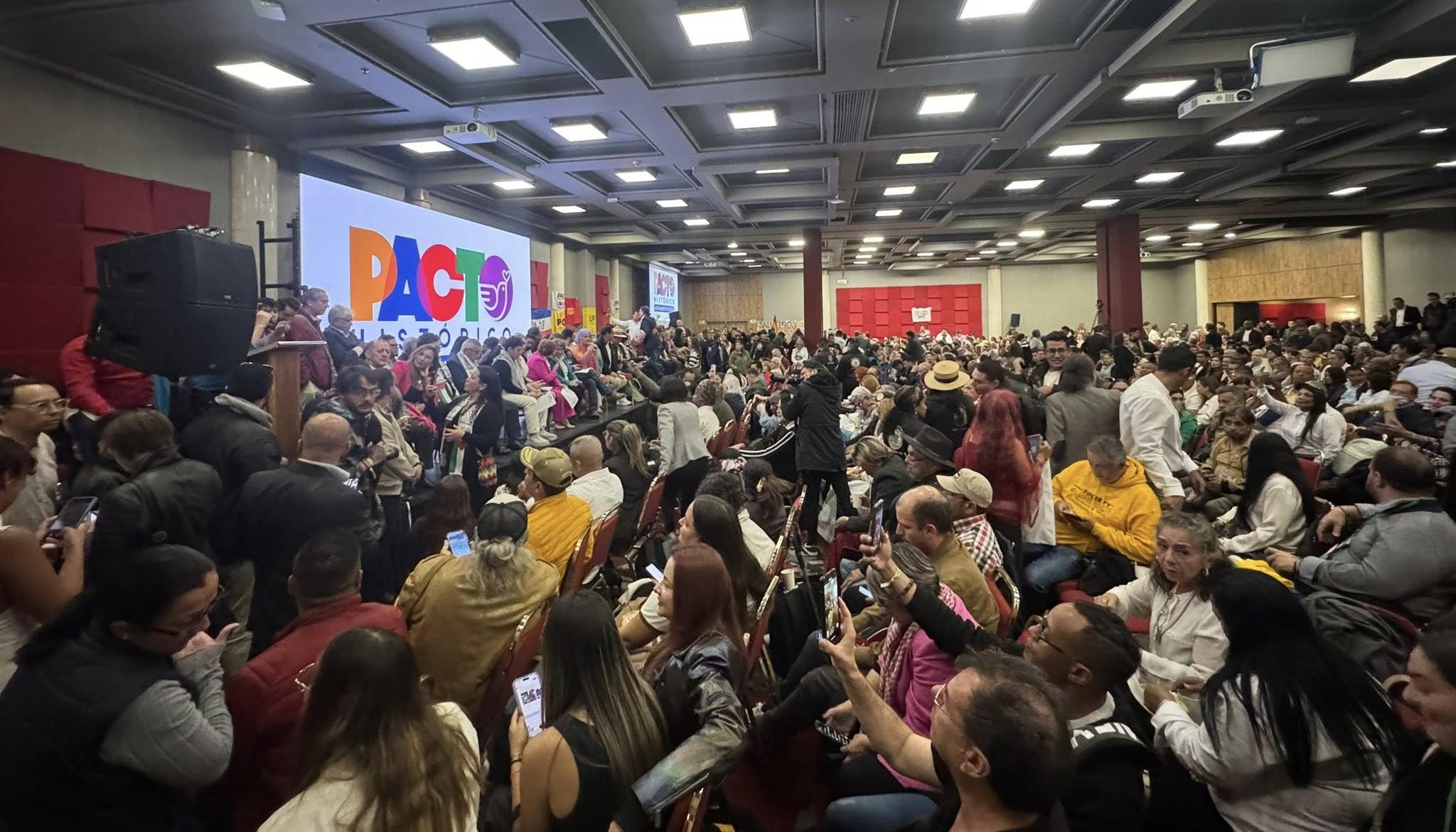 Unitarios lo conforman partidos de izquierda, progresistas y de centro.