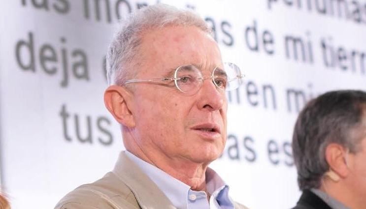 Álvaro Uribe Vélez.