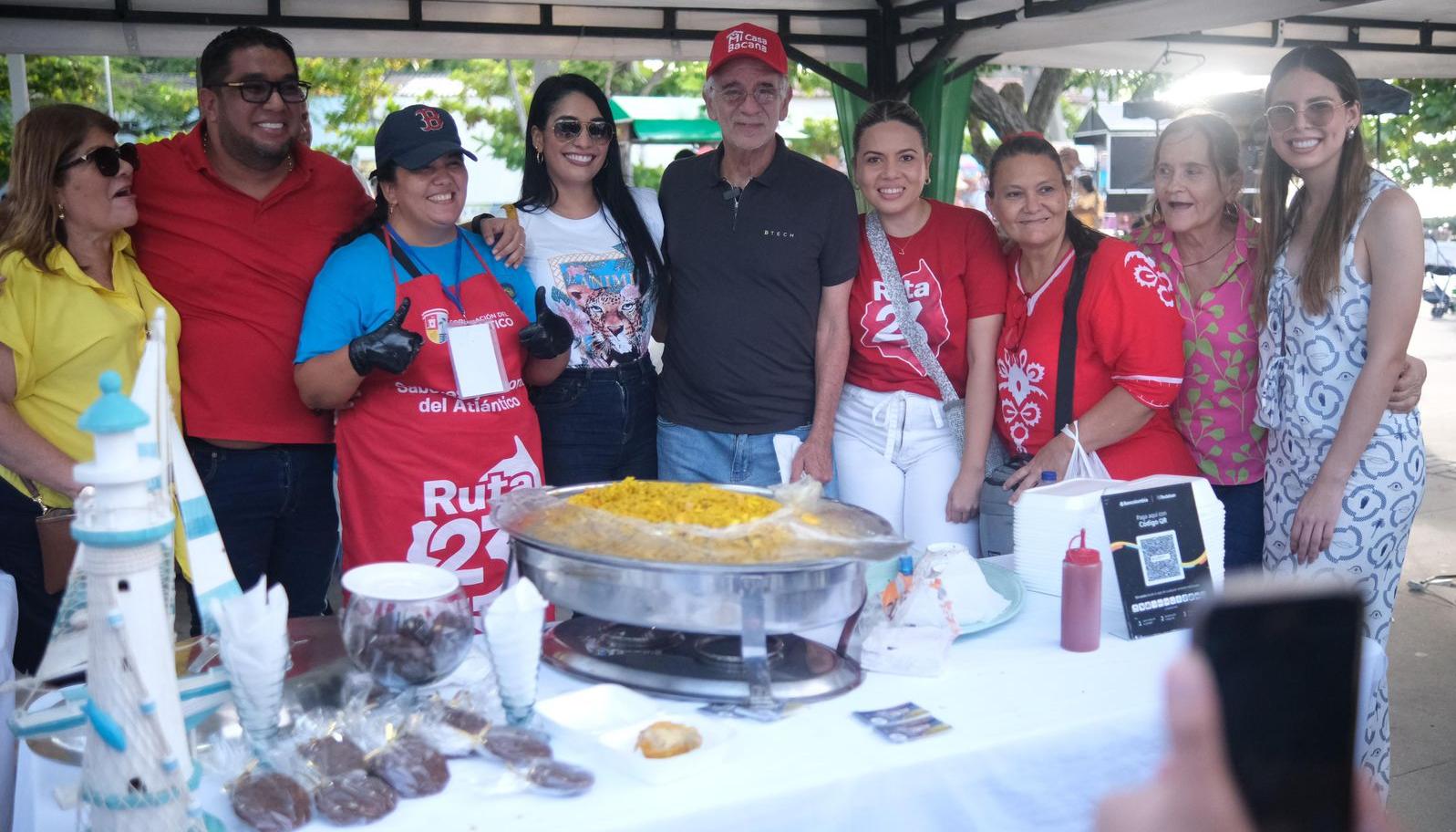 Eduardo Verano, Gobernador del Atlántico; Plinio Cedeño, alcalde de Puerto Colombia; Verónica Cantillo, secretaria de Cultura del Atlántico; Katherine De la Hoz, gestora social y matronas. 