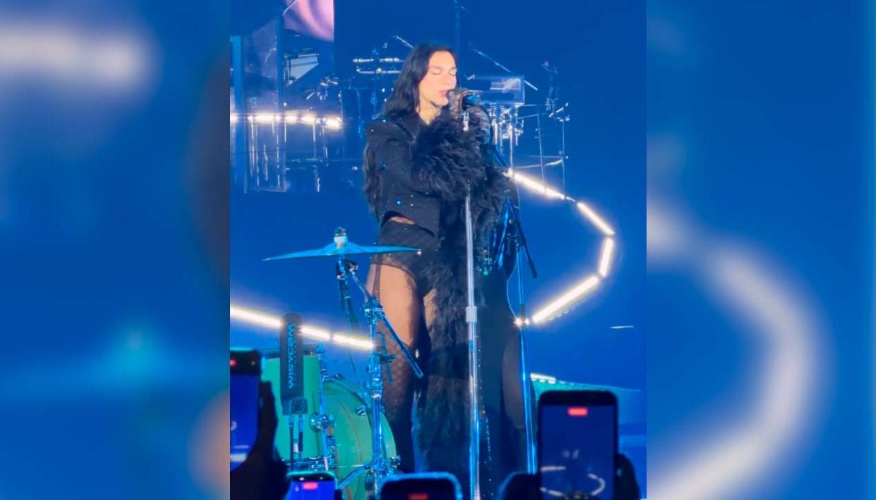 Dua Lipa durante el concierto en Bogotá.
