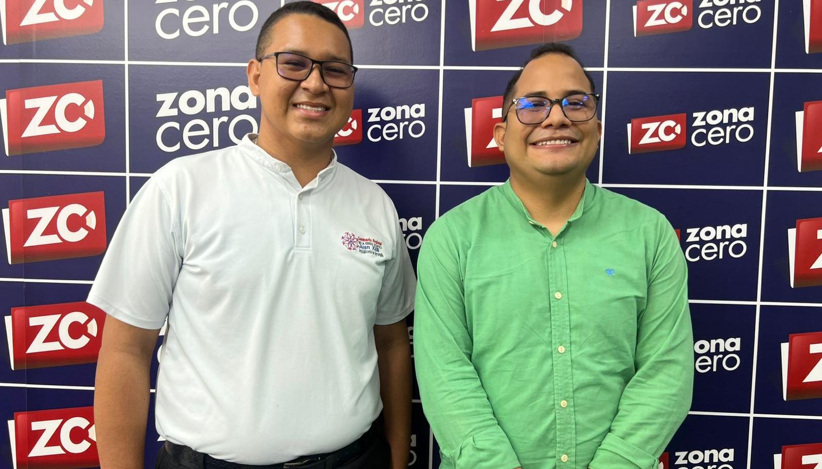 Los seminaristas Sebastián Jadith López y Sener Valega.