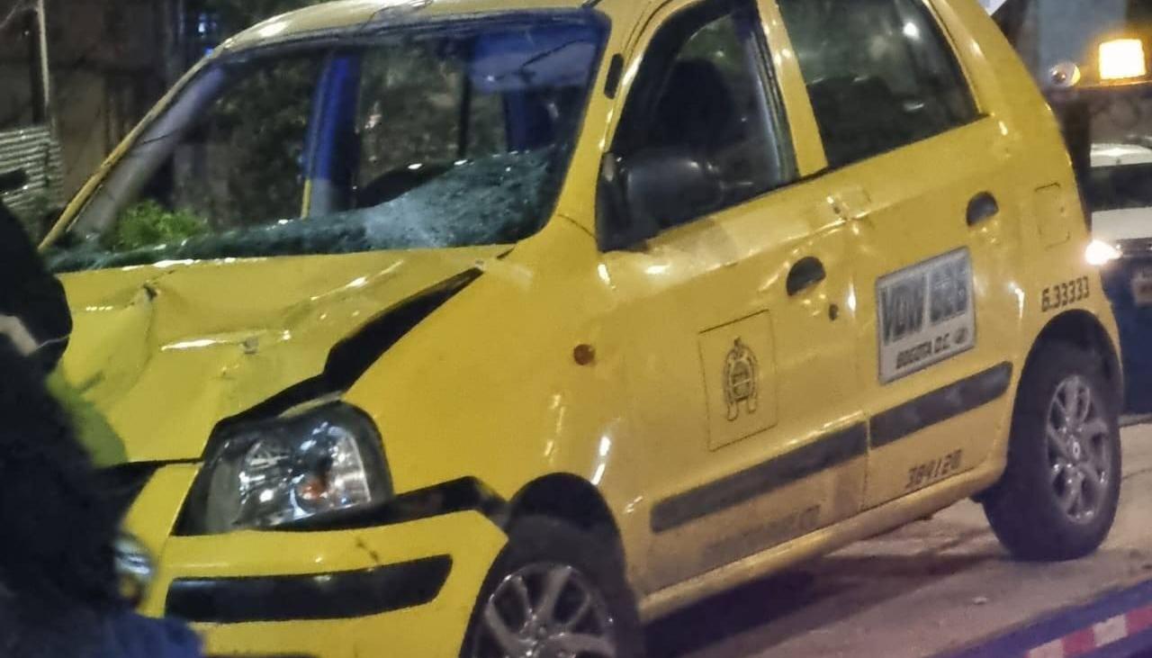 Carro que protagonizó el accidente en Bogotá.