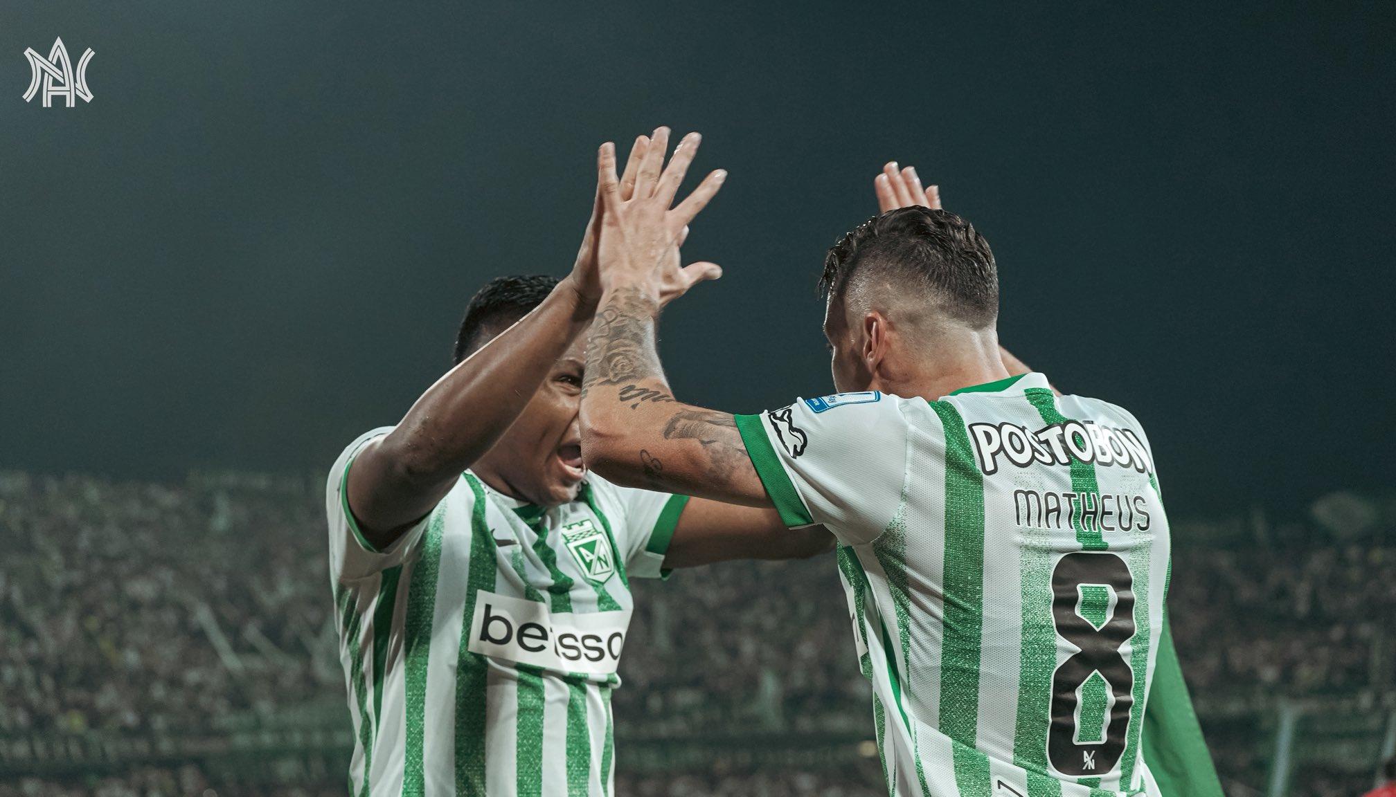 Alfredo Morelos y Matheus Uribe.