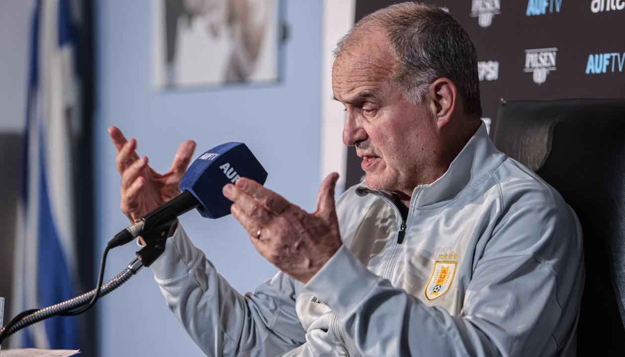 El seleccionador de Uruguay, Marcelo Bielsa.