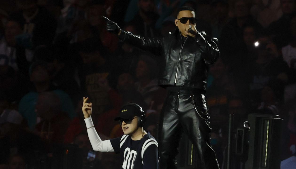 El productor argentino Bizarrap y el cantante puertorriqueño Daddy Yankee.