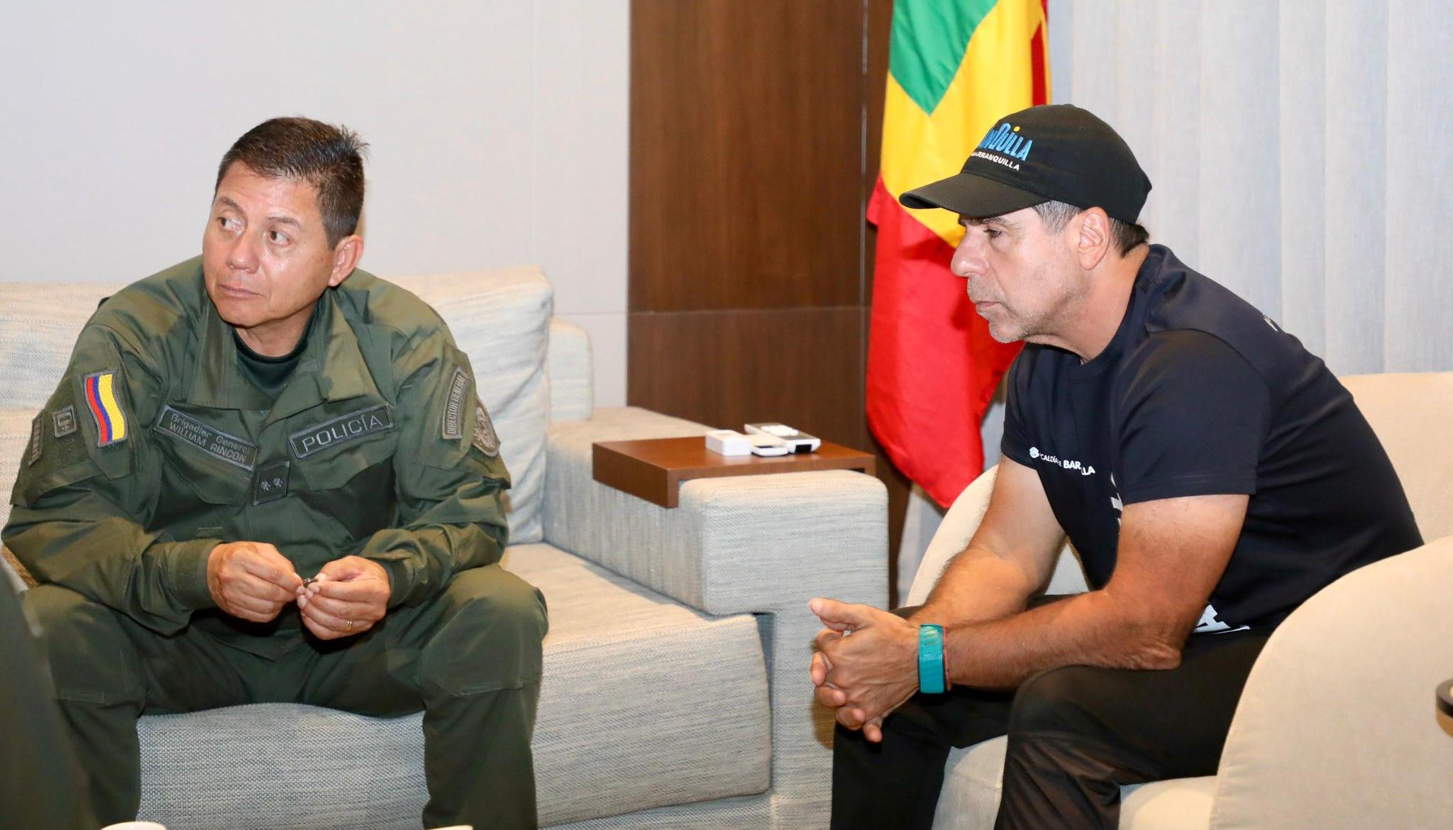 El Director Nacional de la Policía, William Rincón Zambrano y el Alcalde de Barranquilla, Alex Char.