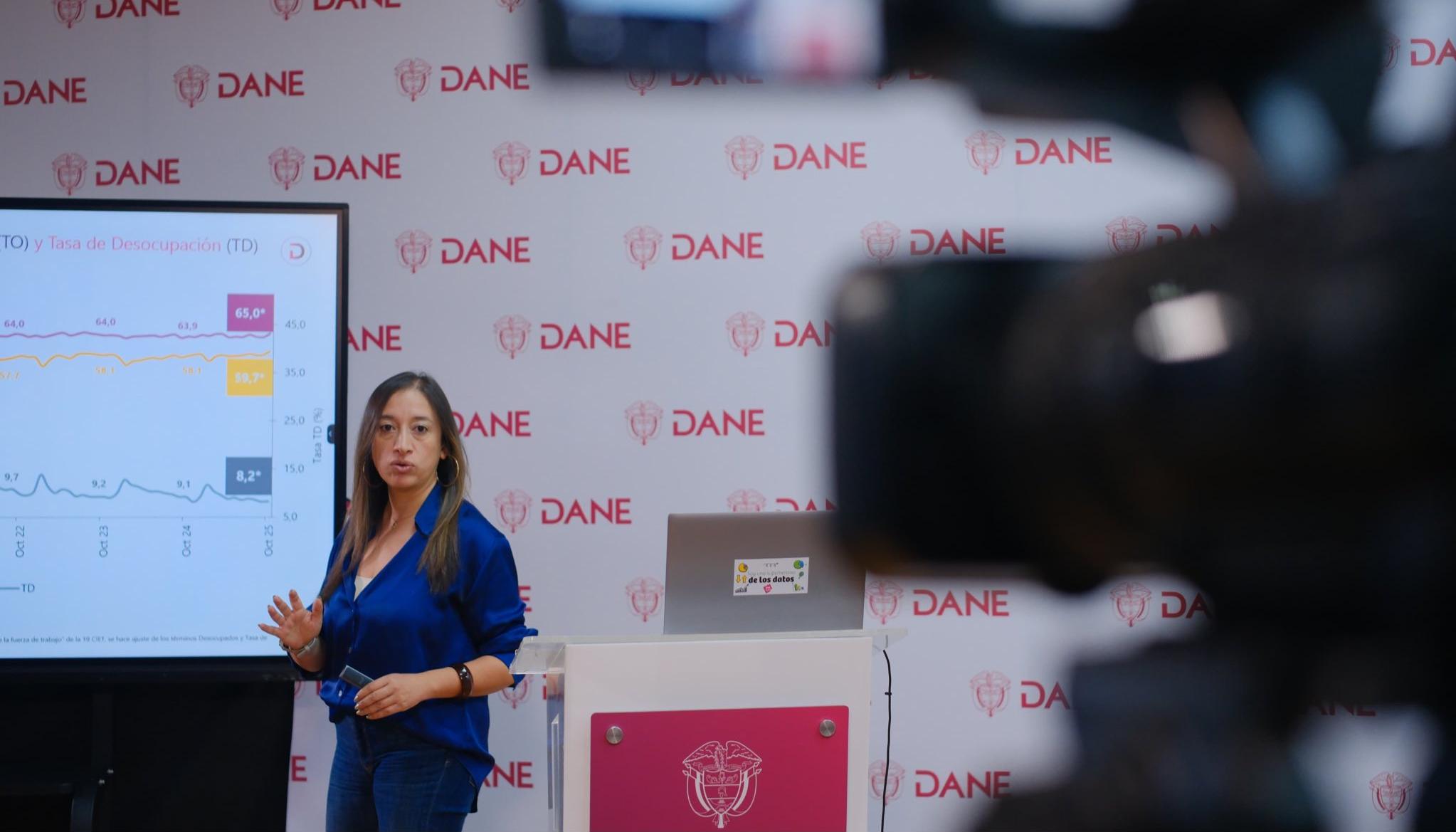 Rueda de prensa sobre el desempleo.