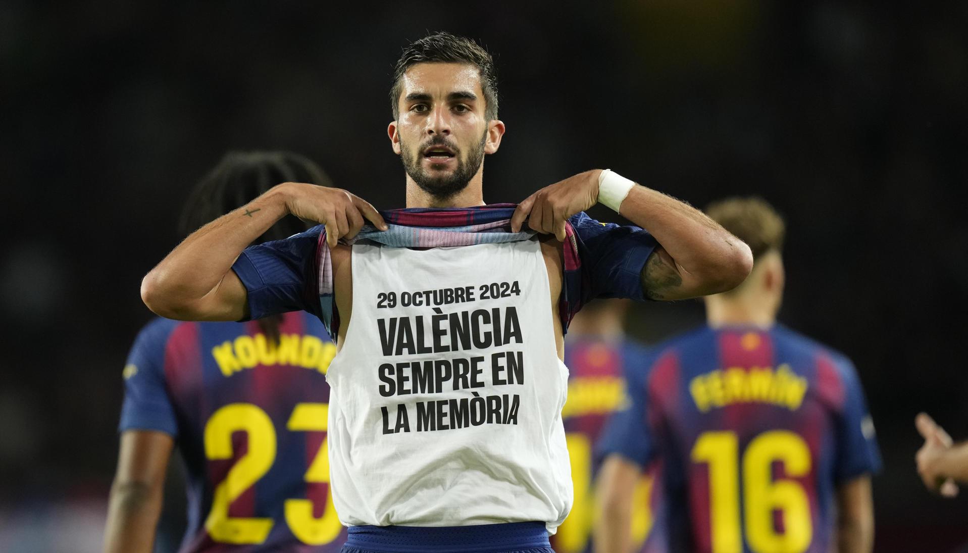 Ferran Torres celebrando su gol.