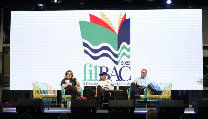Adriana Ángel, directora de la Feria Internacional del Libro de Bogotá; Juan Ospino, Secretario de Cultura del Distrito; y Misael Blanco, gerente del Círculo de Lectores.