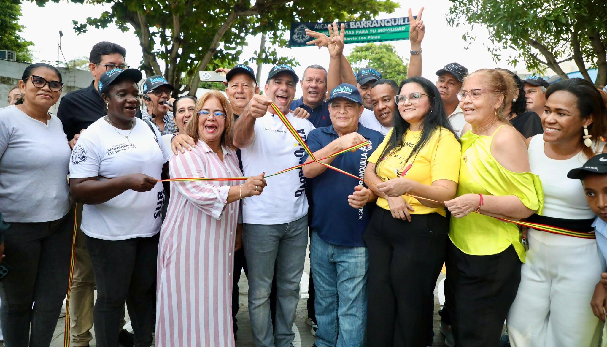 Alcalde Alejandro Char en el barrio Los Pinos.