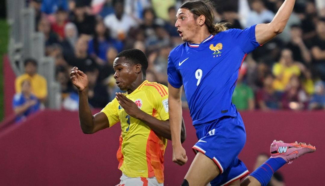 Acción de juego entre Colombia y Francia.