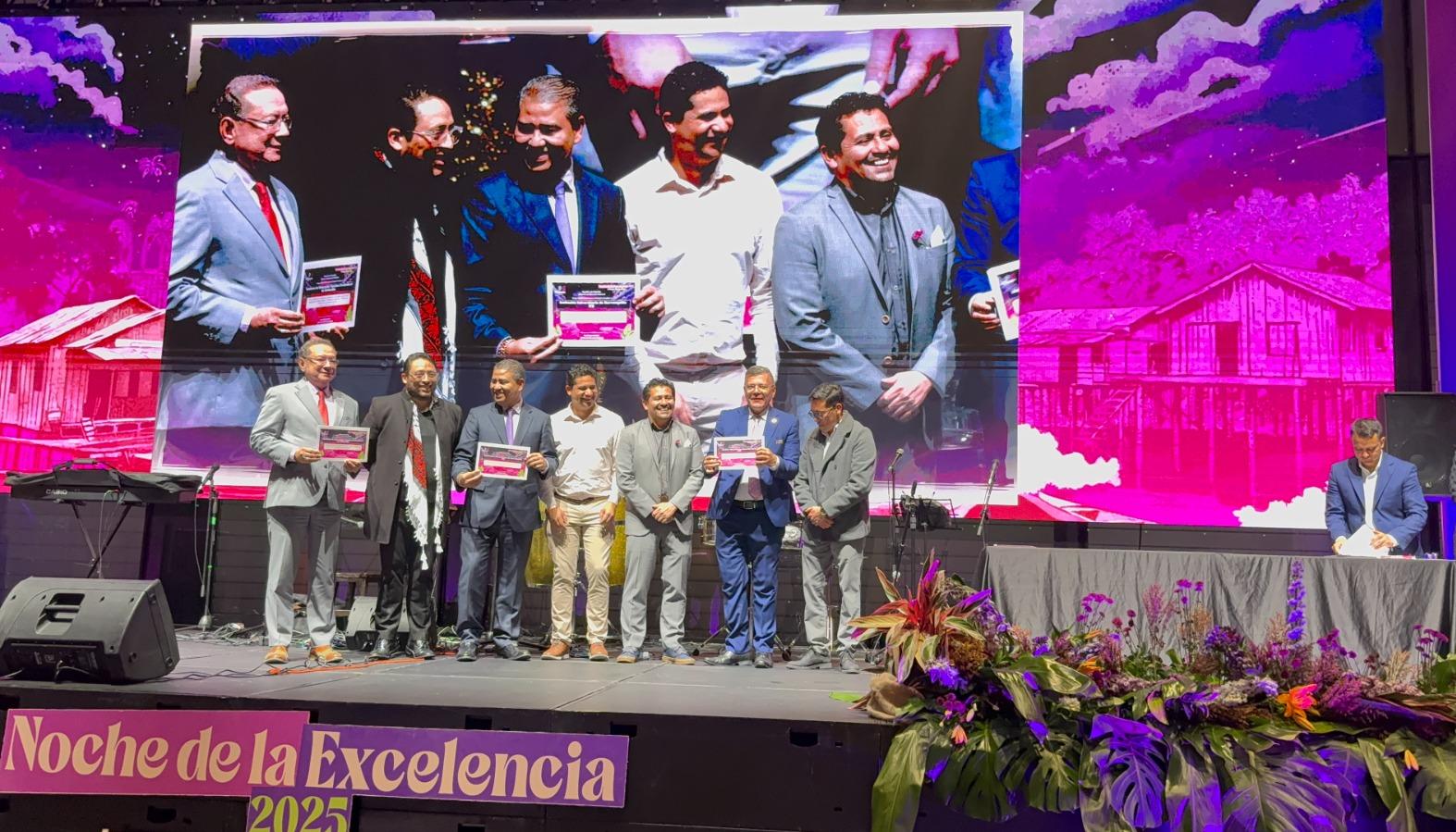 IUB, reconocida en la Noche de la Excelencia 2025.