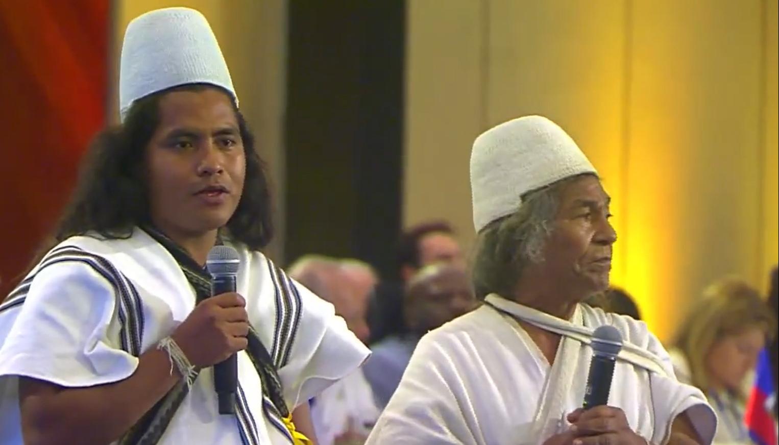 El acto tradicional encabezado por el mamo Arhuaco Kuncha, máxima autoridad espiritual de la comunidad indígena de la Sierra Nevada.