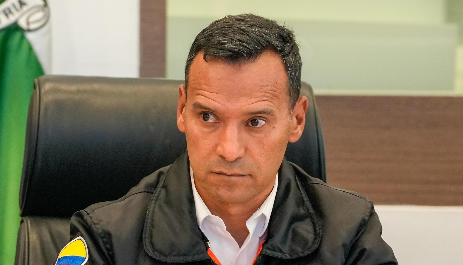 Pedro Sánchez, Ministro de Defensa.