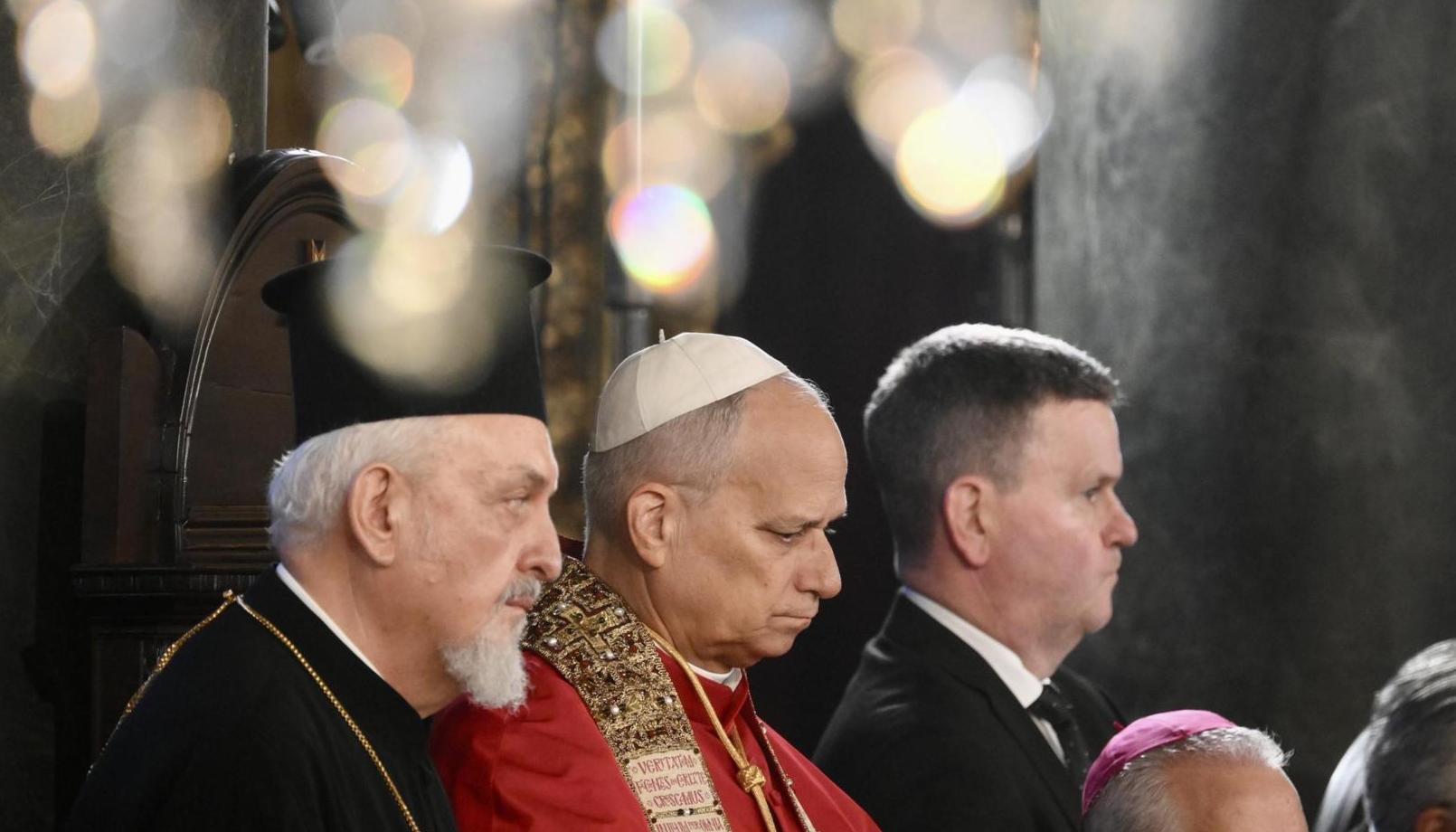 El Papa en una Divina Liturgia en la Iglesia Patriarcal de San Jorge en Estambul, Turquía.