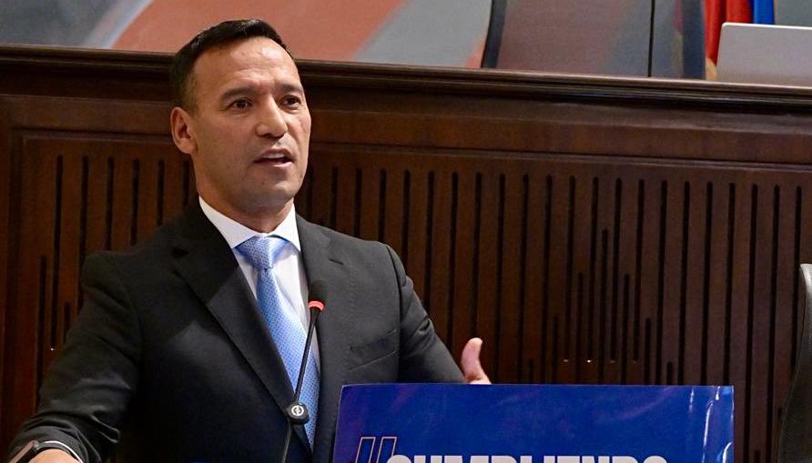 Pedro Sánchez, ministro de Defensa.