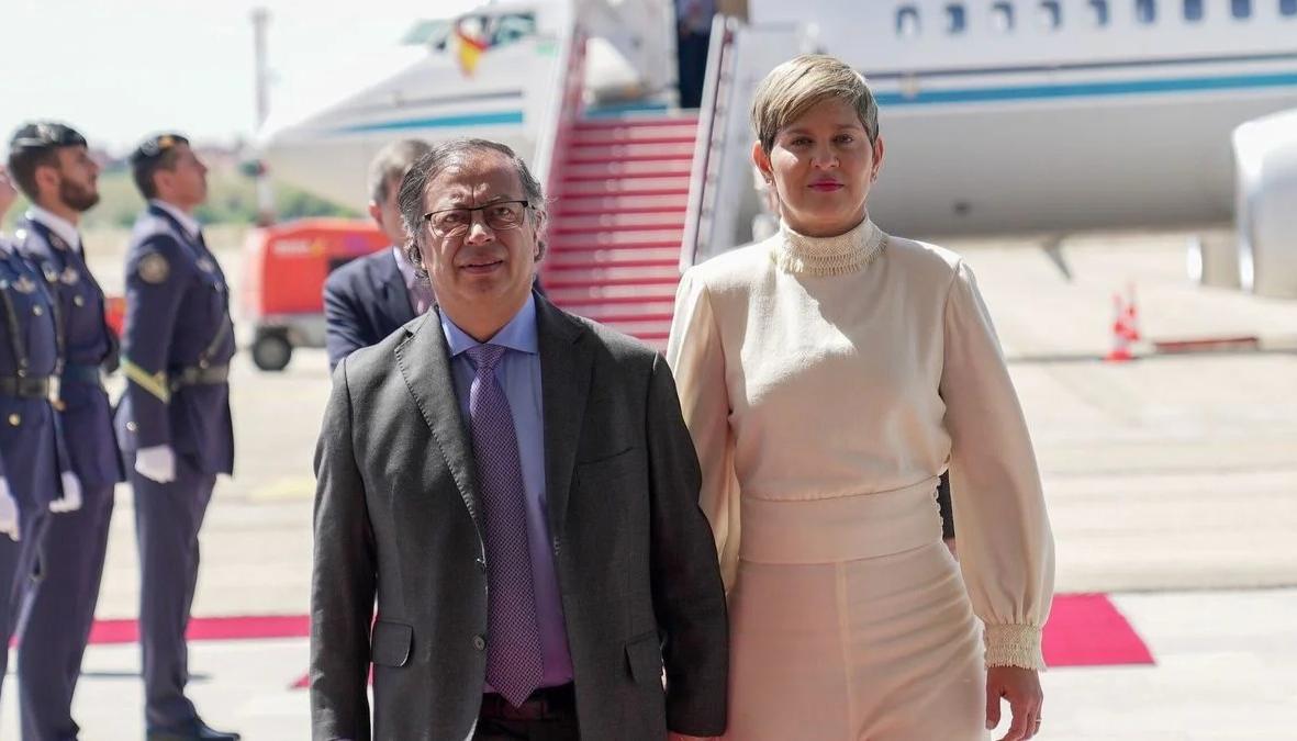 El Presidente Petro y Verónica Alcocer.