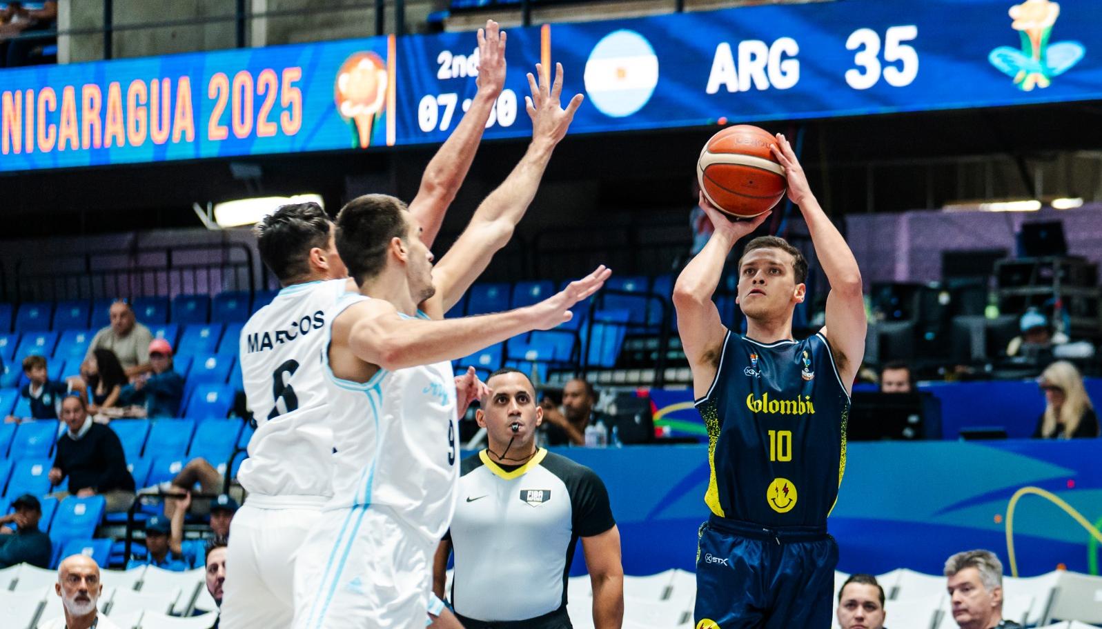 Hansel Atencia, jugador de la Selección Colombia de baloncesto. 