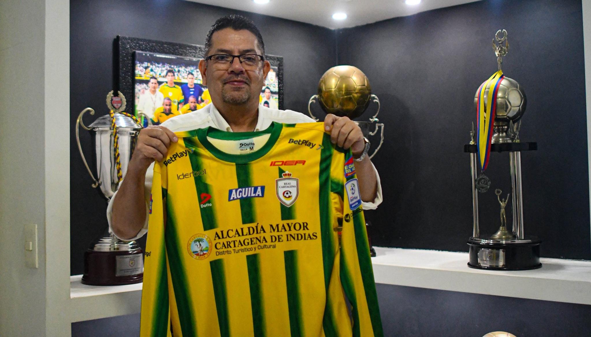 Álvaro Hernández aspira a lograr el ascenso con el Real Cartagena en 2026.