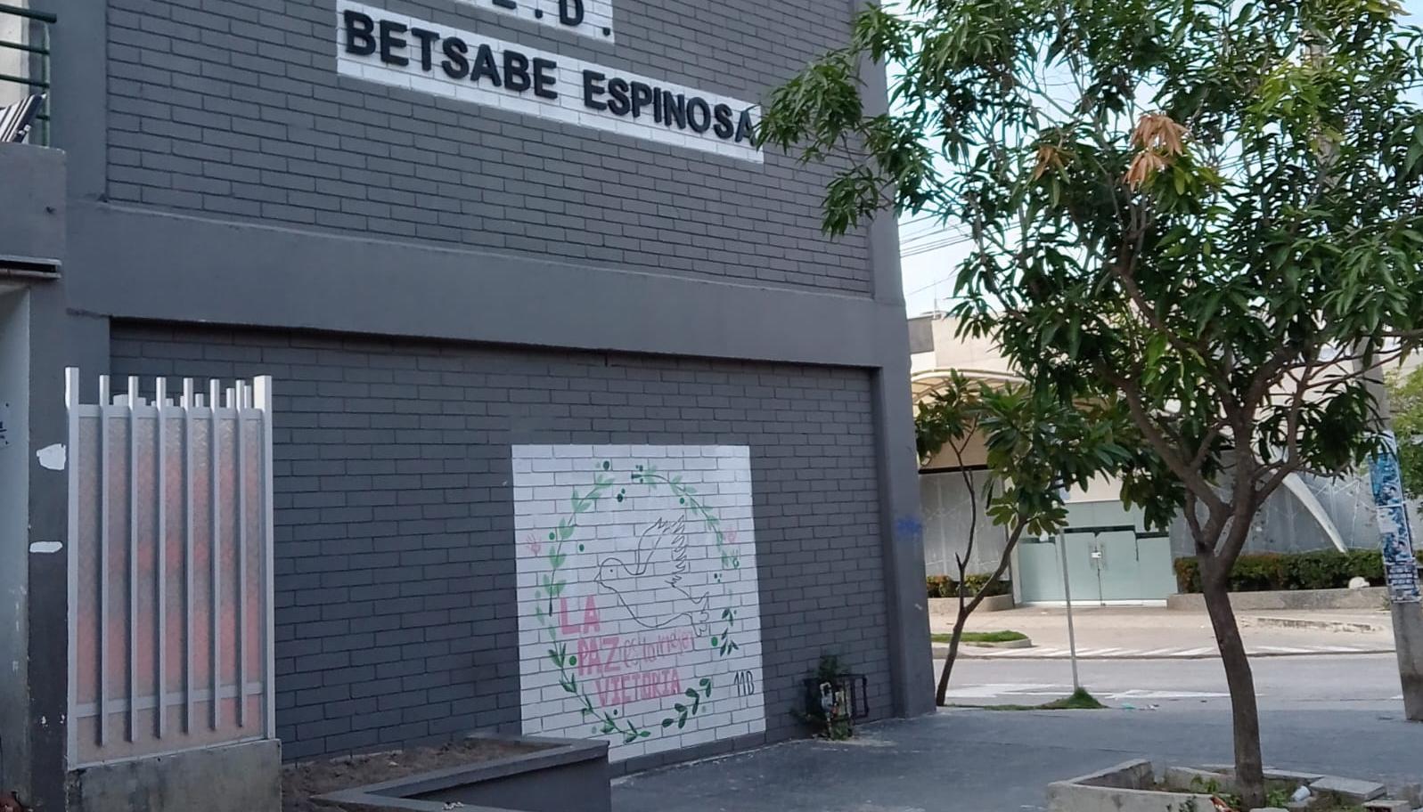Fachada de la Institución Educativa Distrital Betsabé Espinosa. 