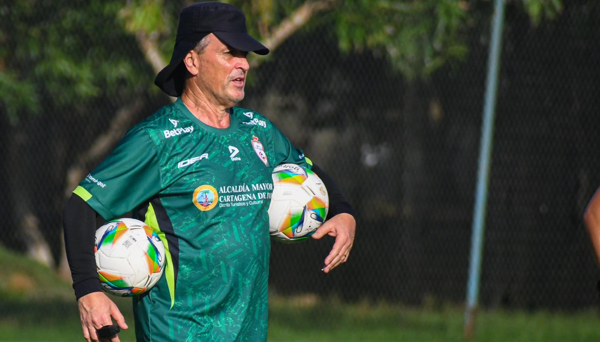 El argentino Néstor Craviotto había reemplazado a su compatriota Martín Cardetti.