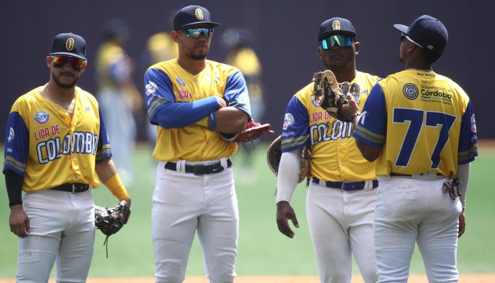Francisco Acuña, Fabián Pertuz, Dilson Herrera y Dayan Frías, integrantes de la Seleccion Colombia de béisbol. 