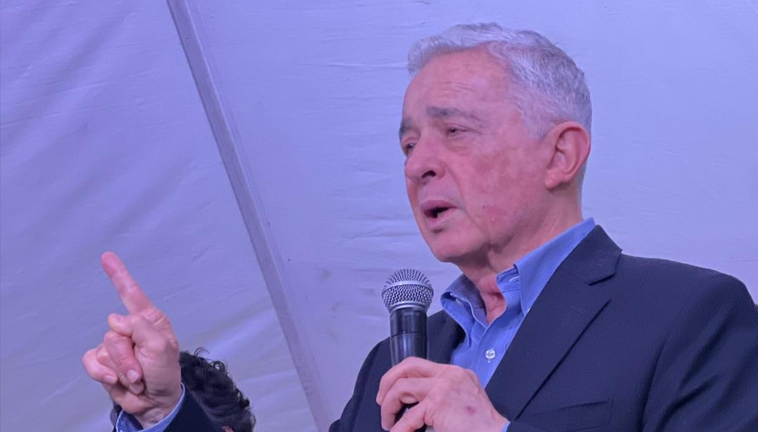 Álvaro Uribe Vélez.