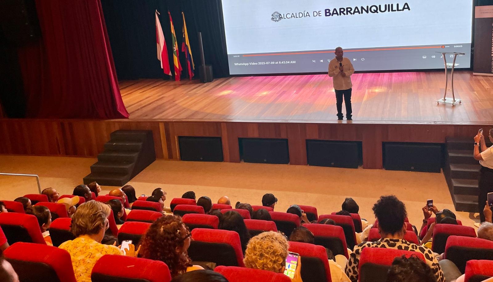 En el auditorio de la Fábrica de Cultura se realizarán distintos conversatorios. 