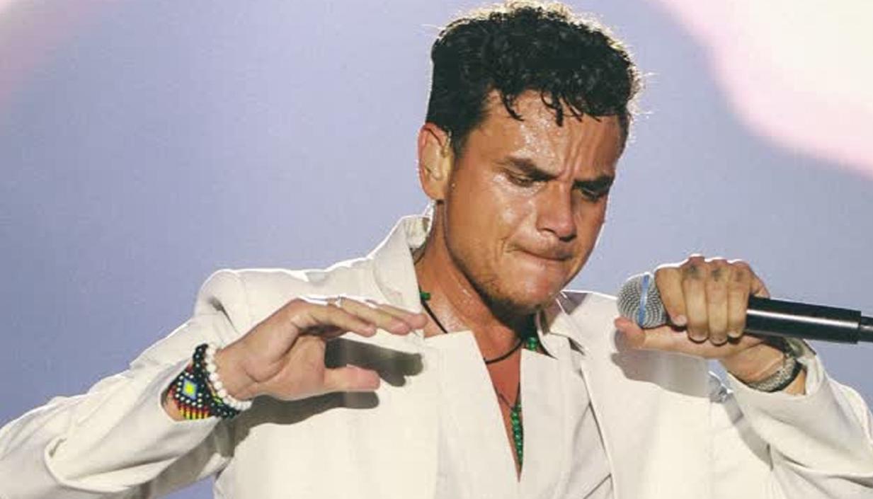 El artista durante la presentación.