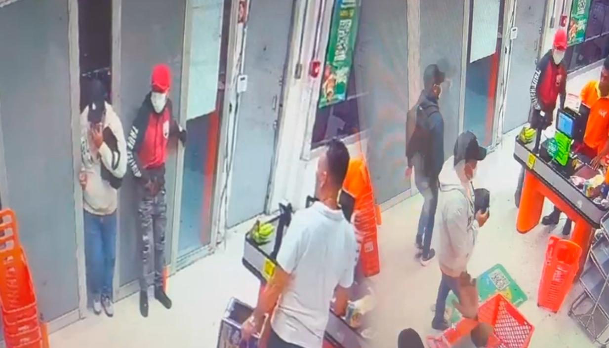 Momento del asalto en ARA. 