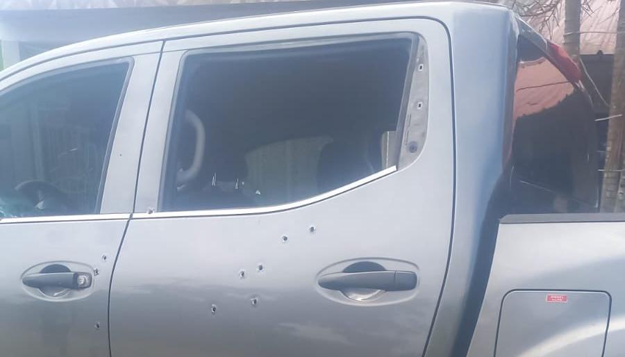 Así quedó el vehículo después del ataque criminal.