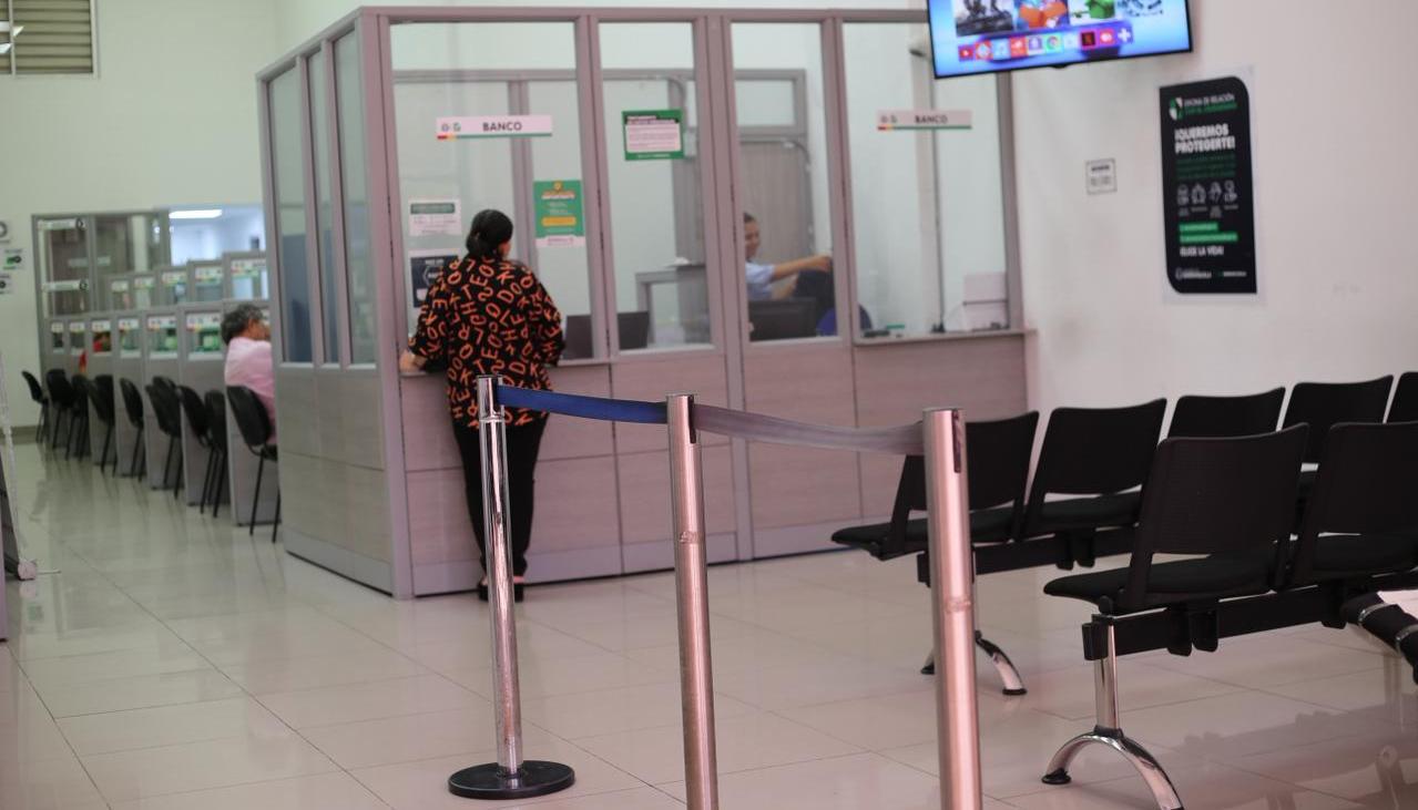 Atención presencial en sedes de la Secretaría Distrital de Tránsito.