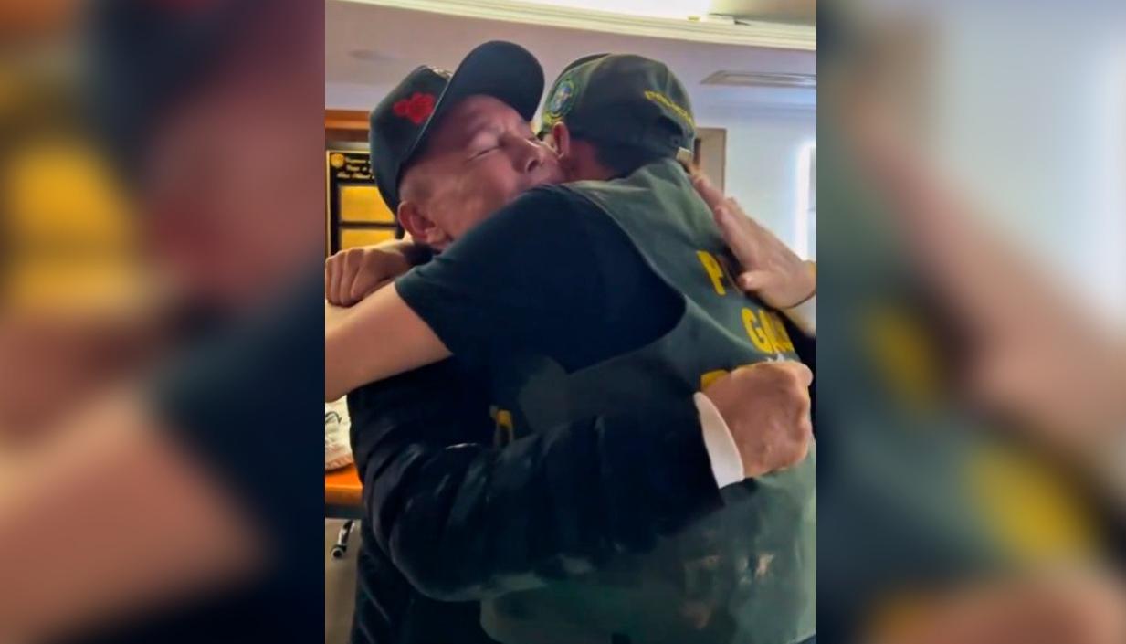 Reencuentro de Giovanny Ayala y su hijo Miguel Ayala. 