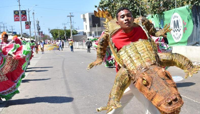 Imagen de una presentación en la Batalla de Flores de la Vía 40.