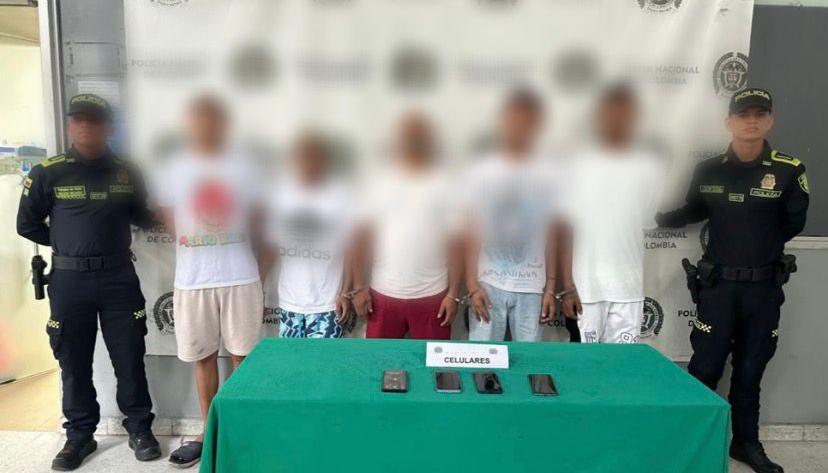 Cinco de los capturados mediantes orden judicial por parte de la Policía. 