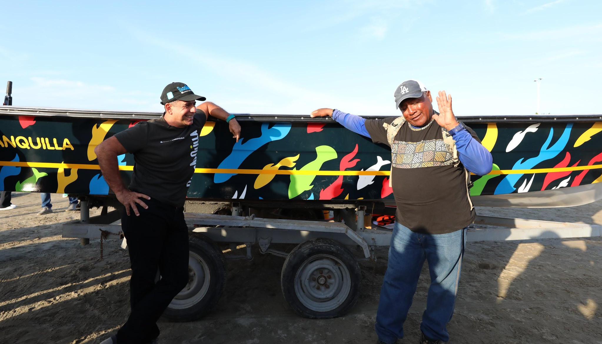 El Alcalde Alex Char junto a uno de los pescadores.