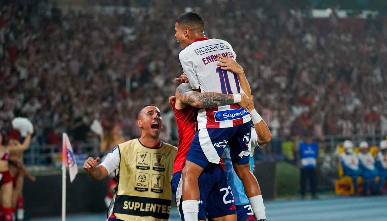 José Enamorado, el protagonista del partido al marcar doblete. 