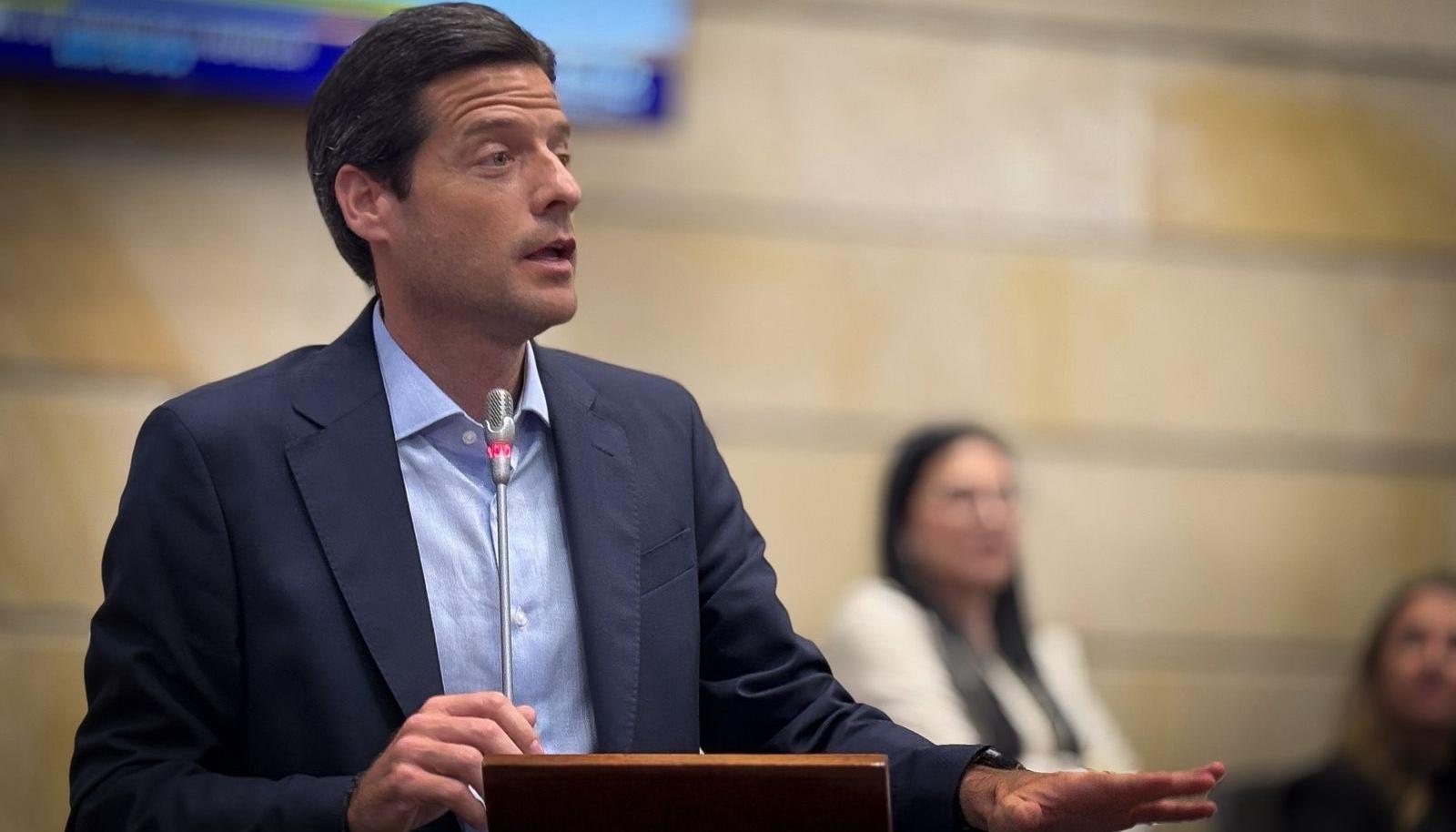 El senador Mauricio Gómez Amín.