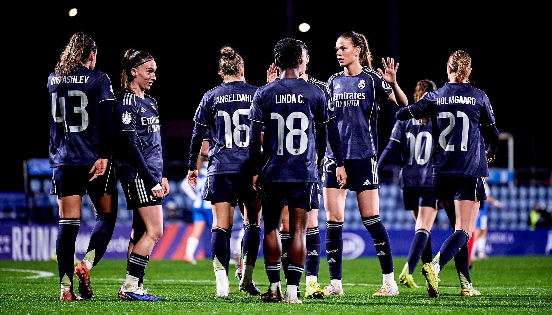Jugadoras del Real Madrid celebrando uno de los goles.